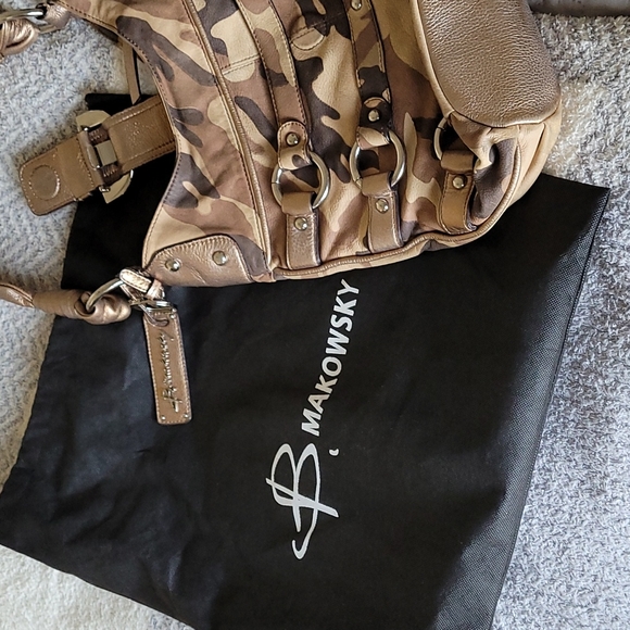 B Makowsky LEATHER camo print bag - Picture 6 of 6